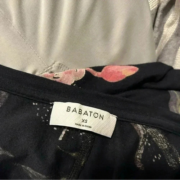 Aritzia- Babaton  Tee - Picture 4 of 6